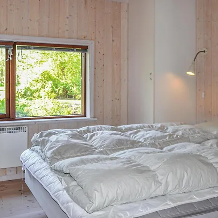 Cozy Home In Jaegerspris With Sauna