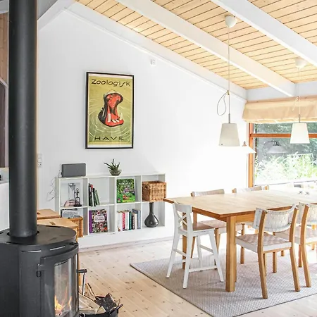 Holiday home Stunning In Jaegerspris With Kitchen Hornsved
